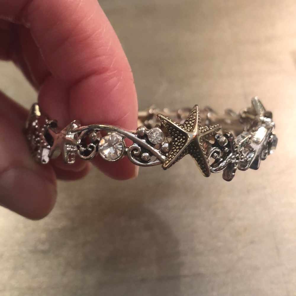 Starfish ornate stretch bracelet